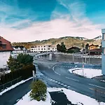 Cozy In With Fantastic View Lejlighed